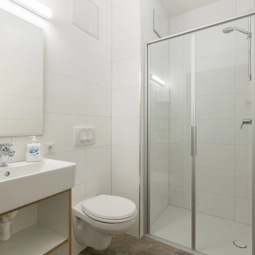 Egyedi szabású fürdőszoba bútorok